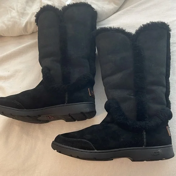 Ugg women’s sunburst waterproof black size 9